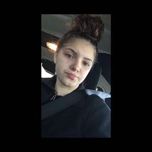 Meet your Posher, Anya